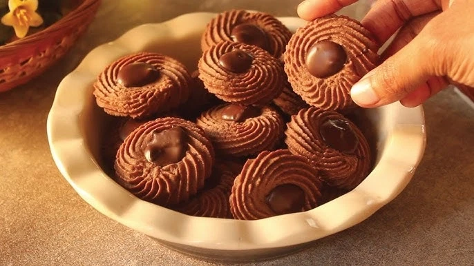 CHOCOLATE  BISCUITS (1 KG)