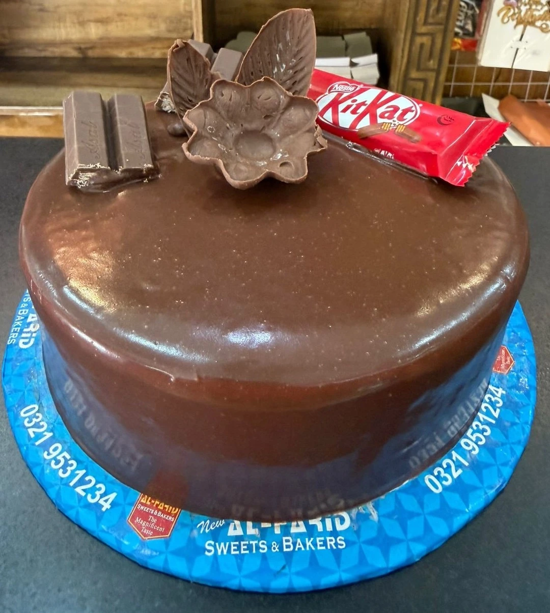 KITKAT CAKE