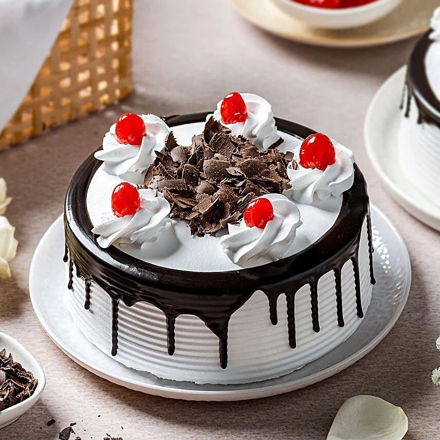 BLACK FOREST CAKE (2 POUND)