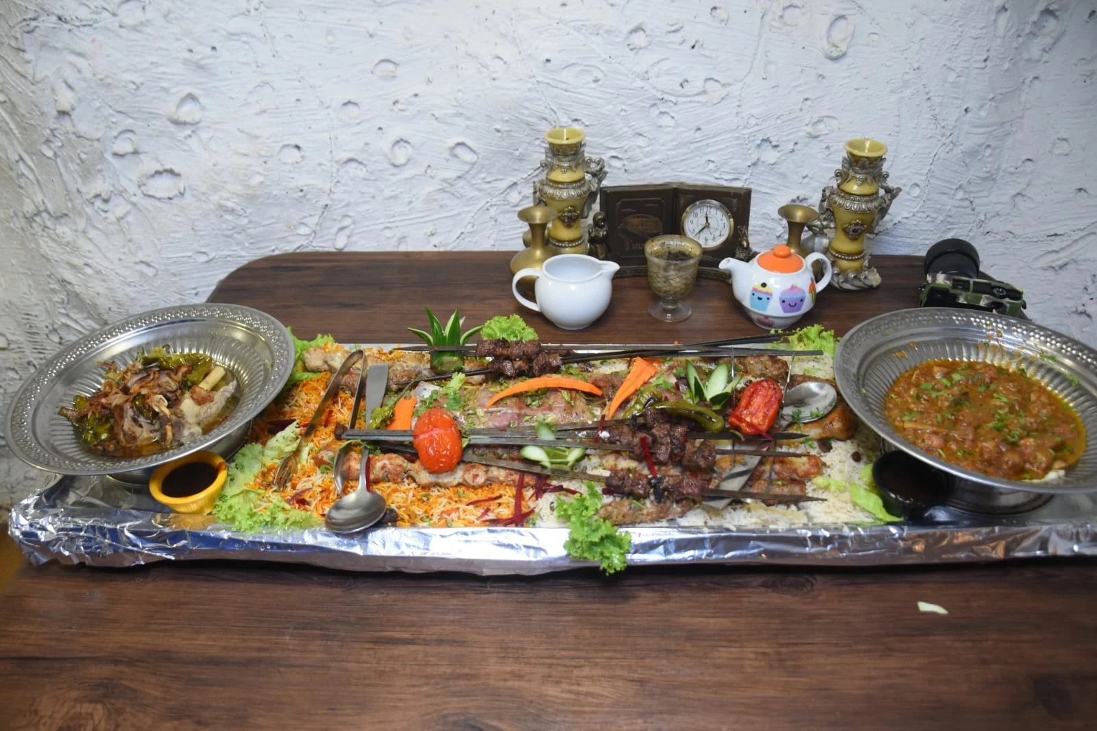 SHAHI LAL QILA SPECIAL PLATTER (4 - 6 PERSONS)