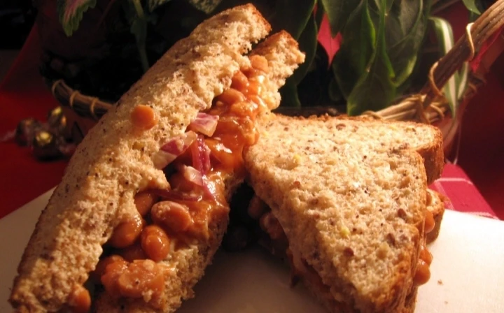 Grilled Bran Bread Chicken Sandwich